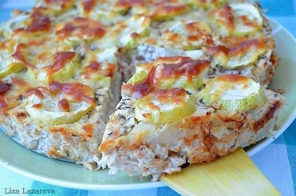 Куриный пирог от Юлии Высоцкой.Ингредиенты:2 больших куриных филе (у меня 1 крупная грудка на ...