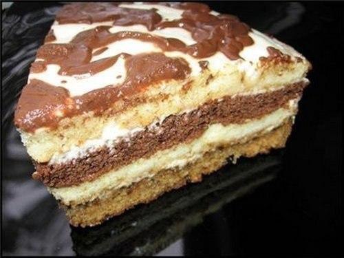 Вкусный сметанный тортик.Ингредиенты на один корж:250 грамм сметаны150 грамм сахара2 яйца1 ч.л. ...