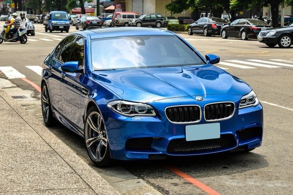 BMW M5 (F10) Monte Carlo Blue metal - 4