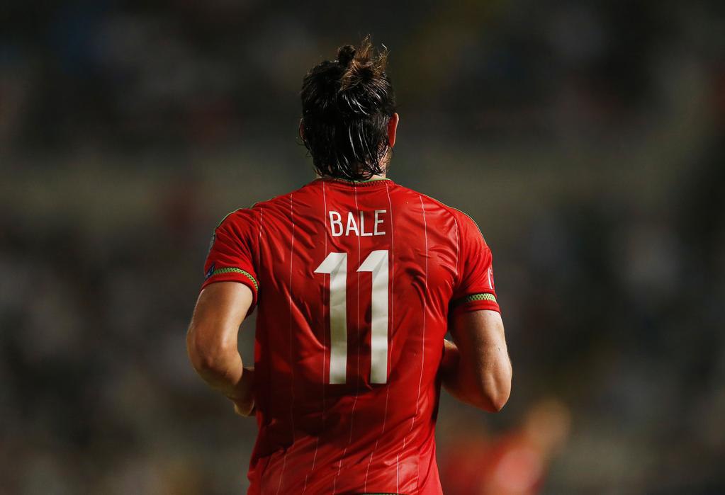 Шесть голов. Gareth Bale Wallpapers красное форме Уелсом. Gareth Bale Wallpapers красное форме Уэльсом бегают. 6 Голов.