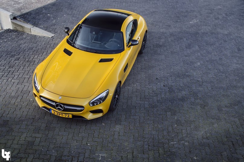 Mercedes AMG GT - 4