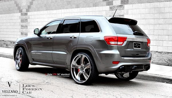 Jeep Grand Cherokee SRT-8. - 3