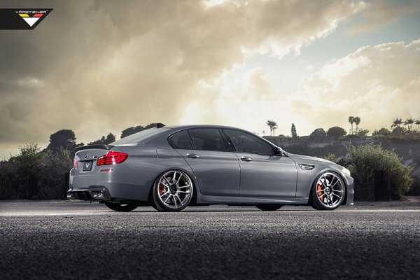 BMW F10 M5.