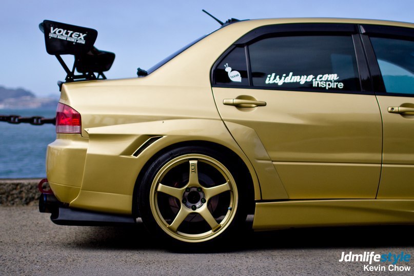 Mitsubishi Lancer Evolution. - 6