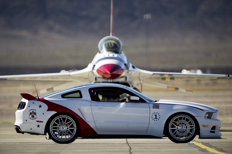 Ford Mustang GT U.S. Air Force Thunderbirds Edition. - 4