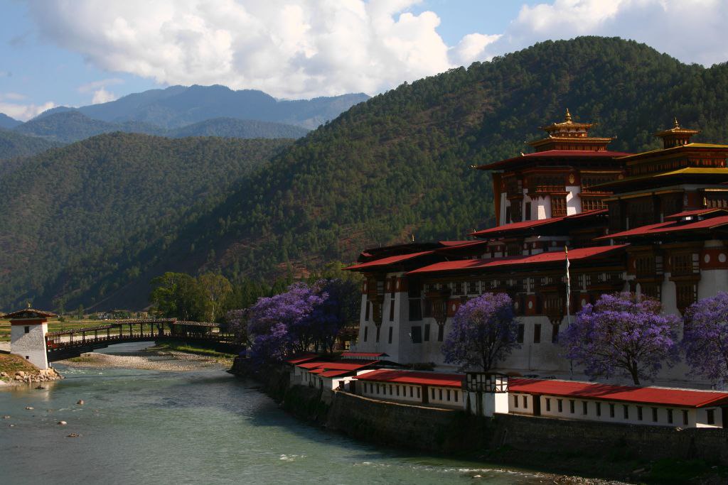 Применение бутана. Бутан фотографии. Королевство бутан. Дрангме бутан.