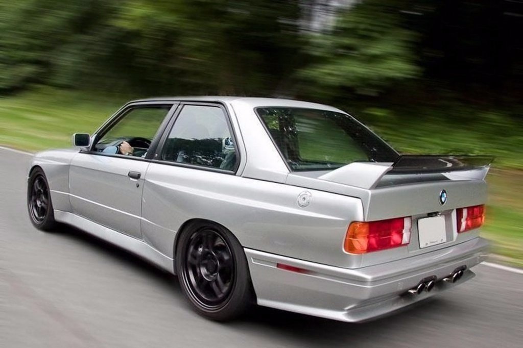 BMW M3 1988   224 . . ,  ?   ,     M3.  ...