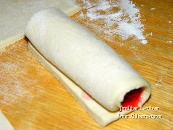 Слоёные трубочки с малиной.Мои домашние уже привыкли к тому, что у нас в доме постоянно есть ... - 6