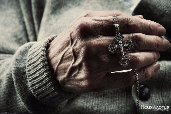 Господи, научи меня просто жить, Как живут остальные люди. Запрети мне всегда спешить. Запрети, и я ...