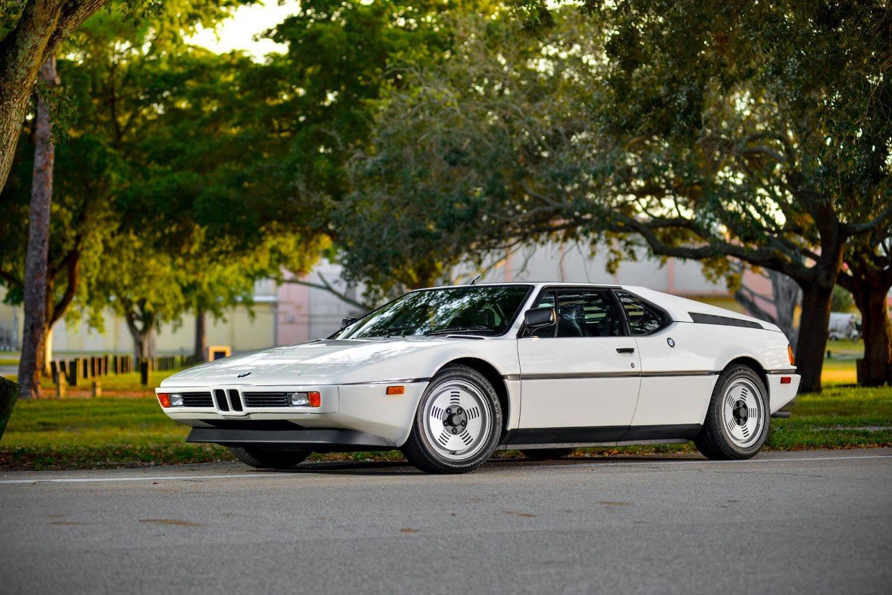 Суперкар BMW m1