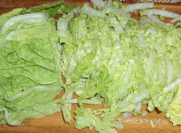 Салат с пекинской капустой и крабовыми палочками. Пекинскую капусту я открыла для себя совсем ... - 5