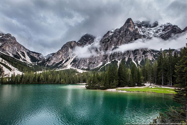 Озеро Брайес (Lago di Braies) в Италии – одно из немногих мест, где время останавливается. - 8