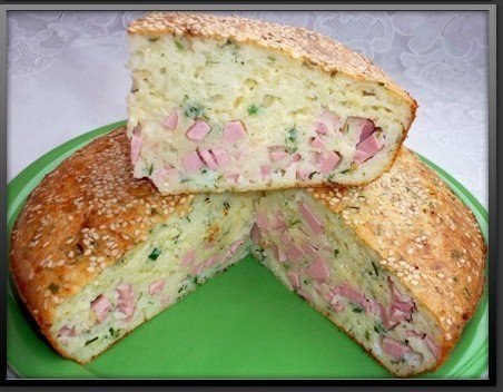 Заливной пирог с колбасой и сыром.Ингредиенты:для теста3 яйца1 пачка (200 граммов) майонеза0.5 ...