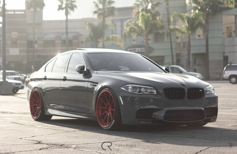 BMW M5.