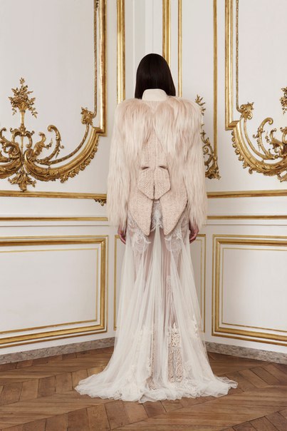 Givenchy F/W 2010-11 Couture - 4