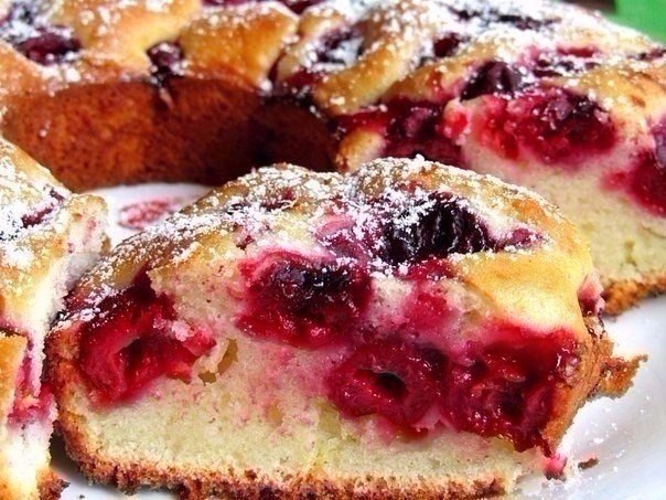 Быстрый «Вишневый пирог».Пирог очень простой, но до чего же вкусный….Ингредиенты:Тесто:2 яйца1 ...