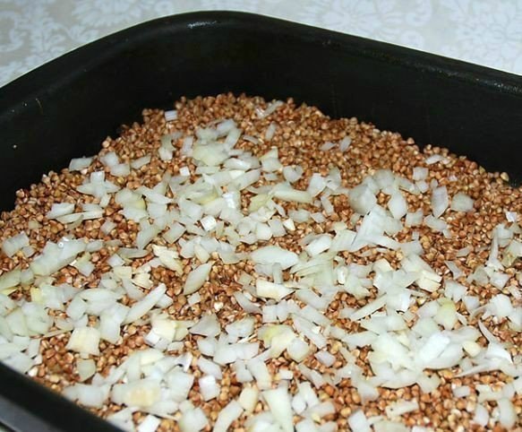 Курица, запеченная с гречкой.Ингредиенты:курица средних размеров2 стакана ... - 2