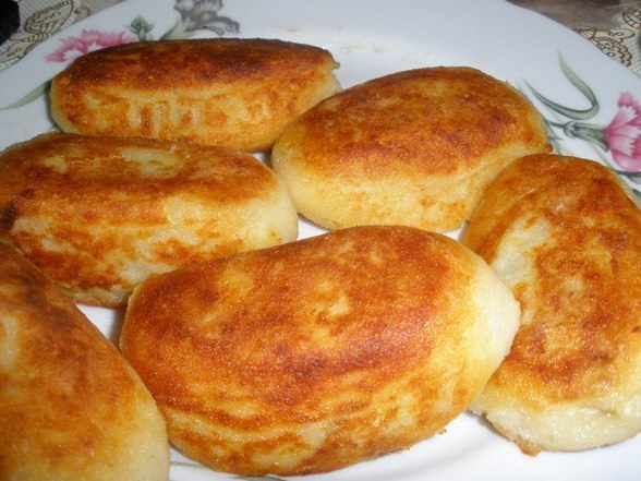 Картофельные зразы с грибами. Ингредиенты к рецепту: 8 шт. картофеля крупного 0,5 кг грибов ...