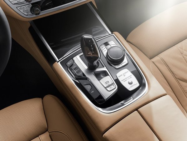 Спорт-седан BMW Alpina B7 xDrive: 600 «лошадей» и 3,6 секунды до «сотни».В сентябре нынешнего года ... - 7