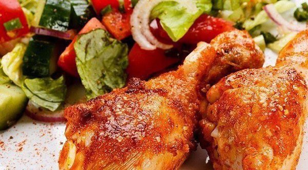 ВКУСНАЯ КУРОЧКА НА ПРАЗДНИК.1) Куриные голени в сметане с картошкойИНГРЕДИЕНТЫ: 500 гр картофеля 10 ...