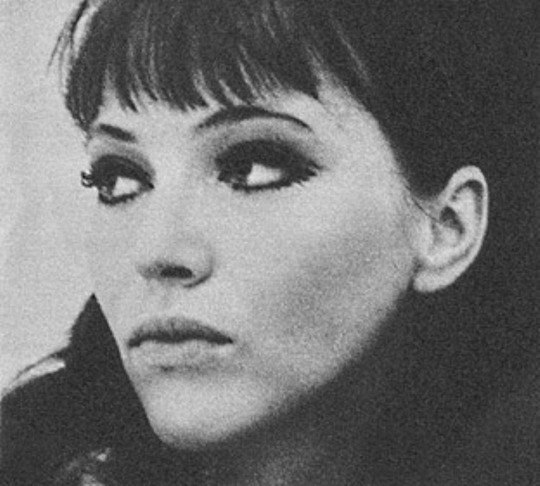 Самый верный признак, что человек любит, это когда он не ... | НОЧЬ ...