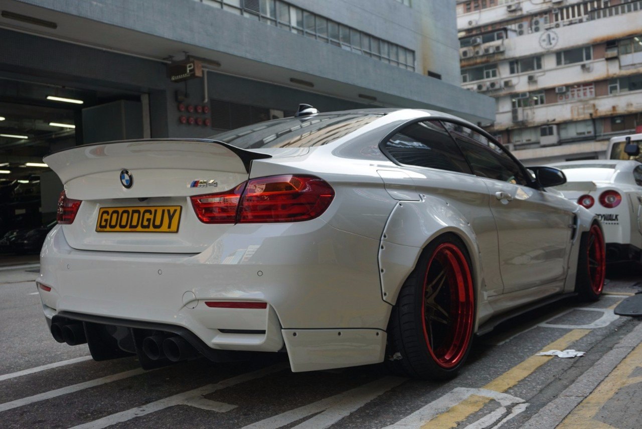 BMW M4 Liberty Walk - 10