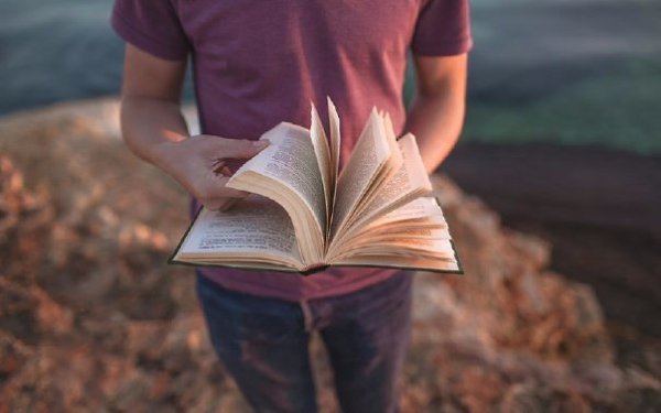 Какие 30 книг стоит прочесть до 30-ти? Время, которое ты якобы проводишь с пользой, сидя в интернете ...