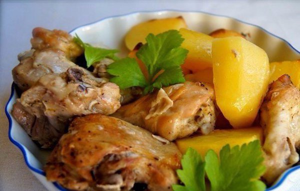 ВКУСНАЯ КУРОЧКА НА ПРАЗДНИК.1) Куриные голени в сметане с картошкойИНГРЕДИЕНТЫ: 500 гр картофеля 10 ... - 4