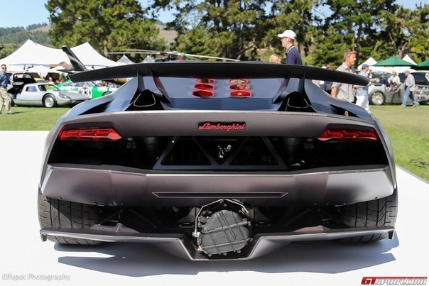 Lamborghini Sesto Elemento - 5