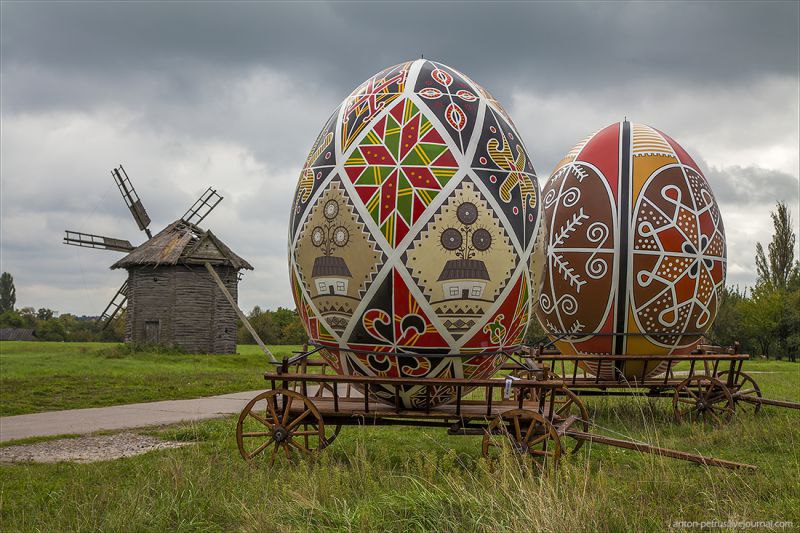 Музей народной архитектуры и быта Пирогово. На южной окраине Киева, недалеко от села Пирогов, ...