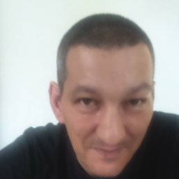 karim, 52, 