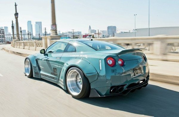 Nissan GT-R R35 - 2