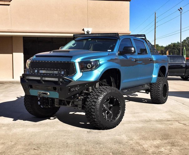 Toyota TUNDRA 4x4  KEG Media.