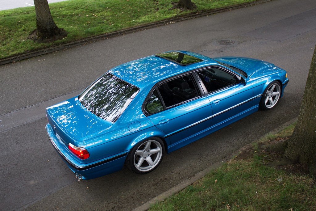 BMW 7 Series E38 - 3