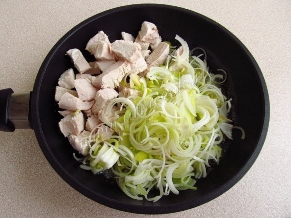 Английский куриный суп с плавленым сыром. Куриный бульон – 1 литр Куриную грудку – 300 грамм Рис ... - 4