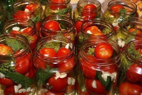 5 простых рецептов закруток с помидорами.Малосольные помидоры быстрыеИнгредиенты:Перец черный ...