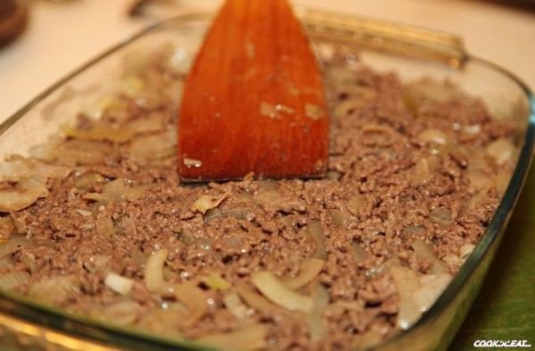 Картофельная запеканка с мясом.Ингредиенты:Картофель — 1,3 кгФарш говяжий — 500 гЛук репчатый — 2 ... - 7
