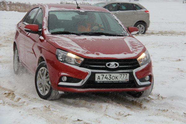 Lada Xray  Lada Vesta.http://xraycars.ru/lada-xray-protiv-lada-vesta/ - 4