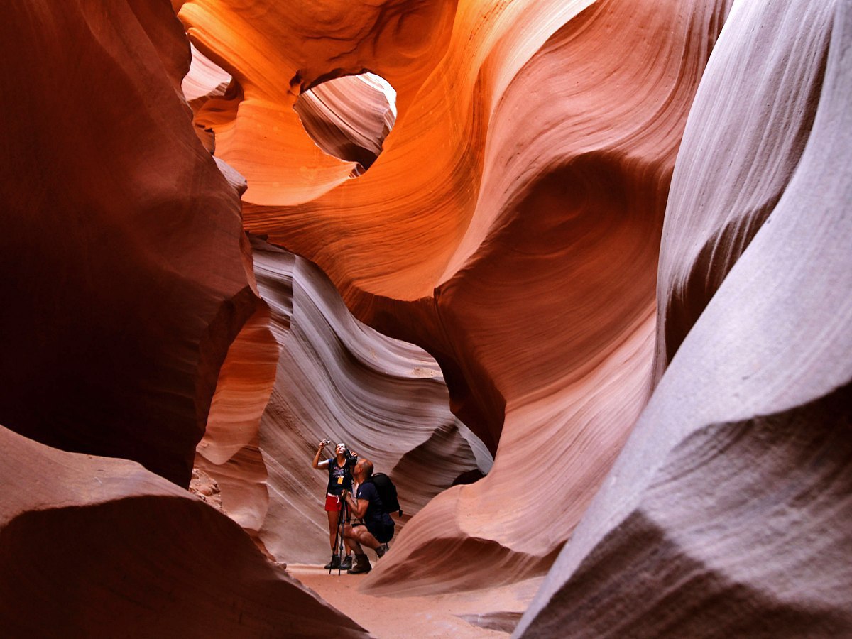 Antelope canyon. Каньон антилопы США. Ущелье антилопы Аризона. Пещеры Гранд каньон антилопа. Каньон антилопы на карте.