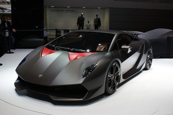 Lamborghini Sesto Elemento