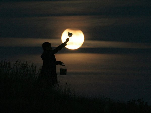  Laurent Laveder | Moon games. - 5