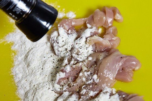 Фрикасе из курицы с картофелем.Фрикасе в переводе с французского означает «всякая всячина». Слово ... - 2