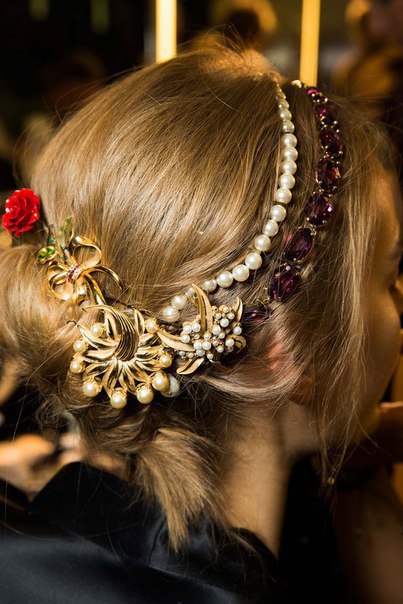 Hair at Dolce & Gabbana Fall 2015 - 6