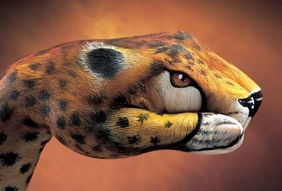 Животные, нарисованные на человеческих руках. Гвидо Даниэле - 2