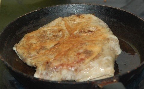 Горячая закуска в лаваше - просто, сочно, сытно! Ингредиенты: На 1 порцию: армянский лаваш (тонкий)- ... - 4
