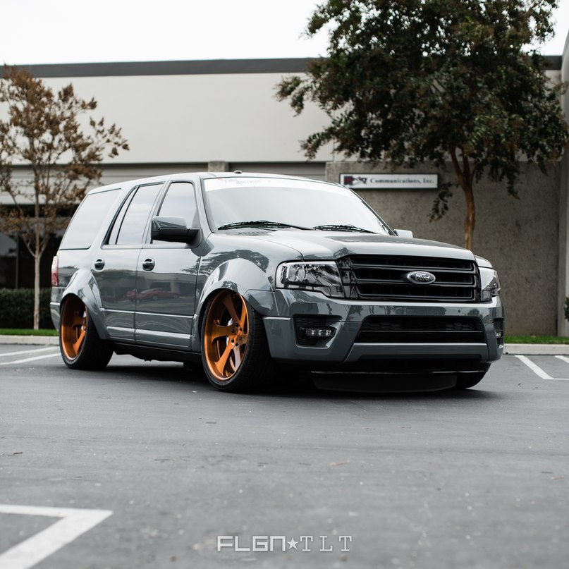 Ford Expedition.