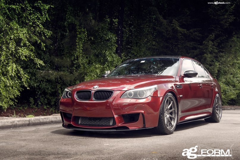 BMW M5 (E60). - 4