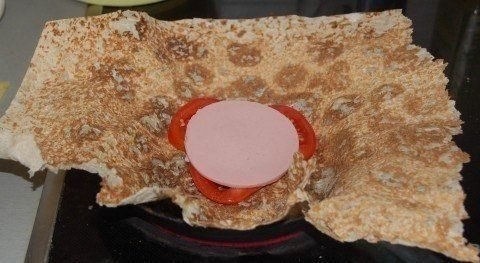 Горячая закуска в лаваше - просто, сочно, сытно! Ингредиенты: На 1 порцию: армянский лаваш (тонкий)- ... - 2