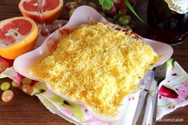 Салат «Охотничий».Ингредиенты:Куриное филе - 250 грамм;Картофель - 2 шт.;Яйца куриные - 3 ...
