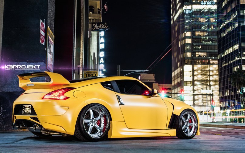 Nissan 370Z. - 4